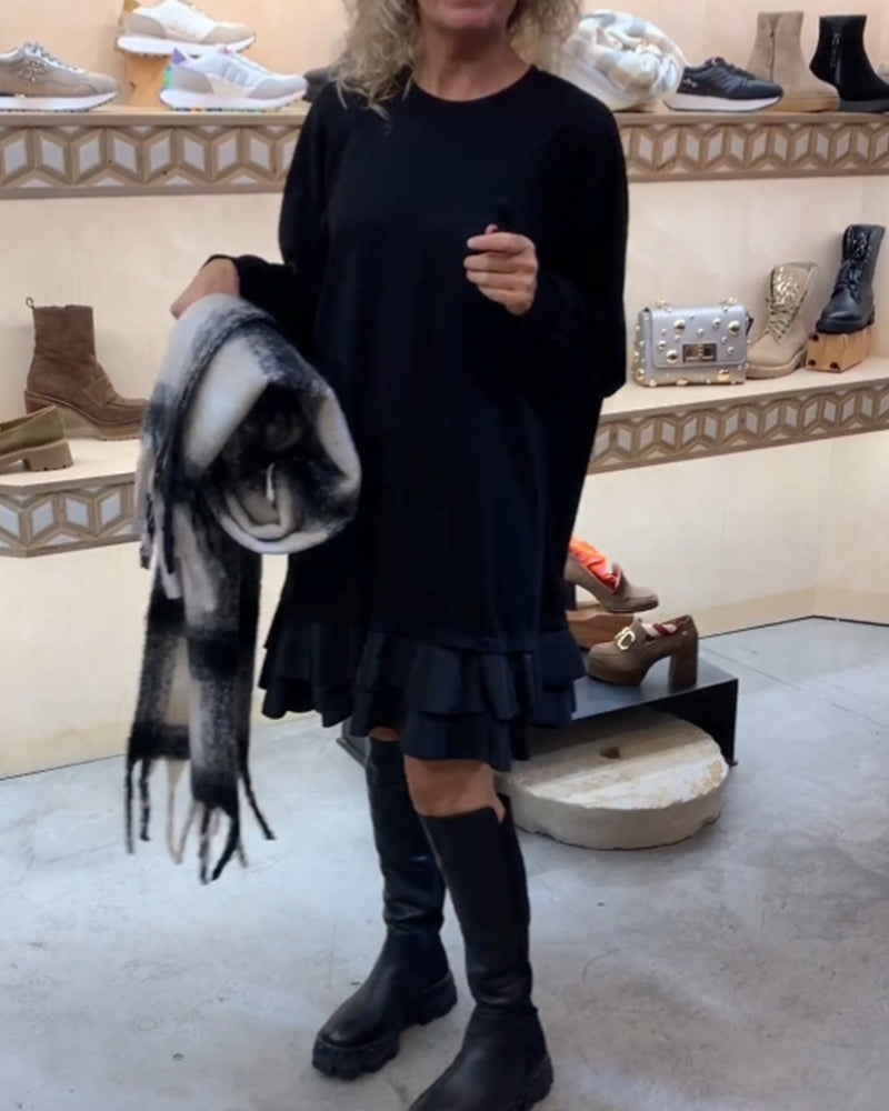 Artistic and elegant long-sleeved dress