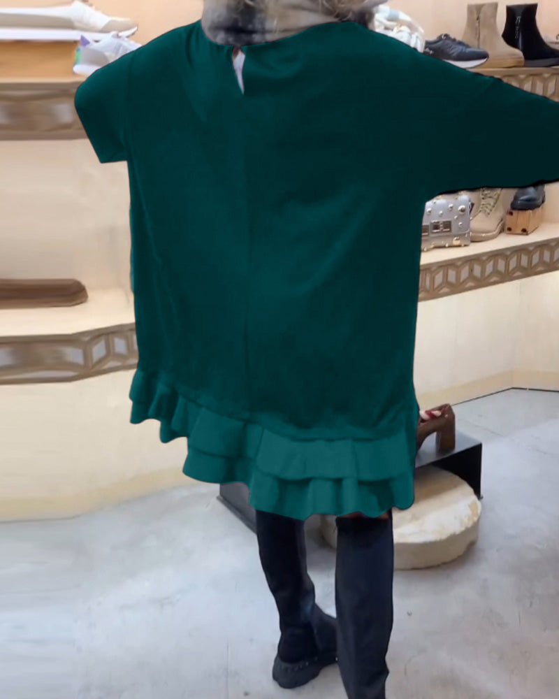 Artistic and elegant long-sleeved dress