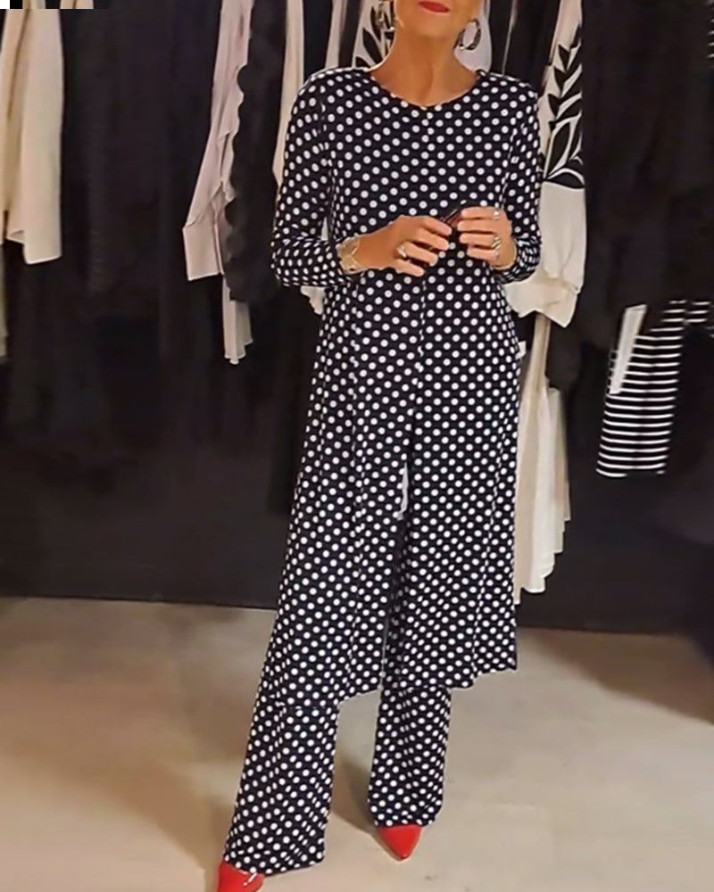 Elegant polka dot slit suit